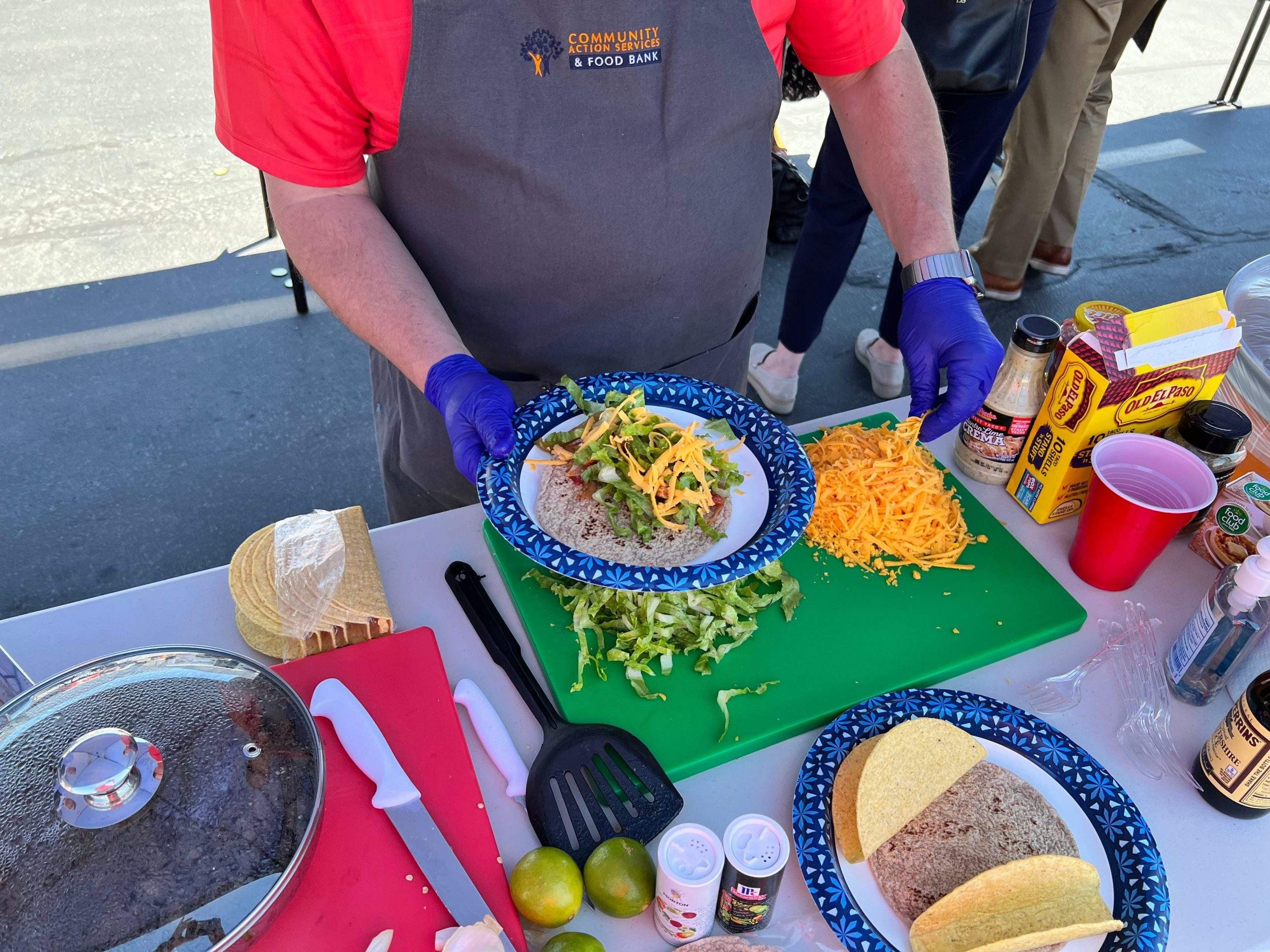 man making fajita on the street